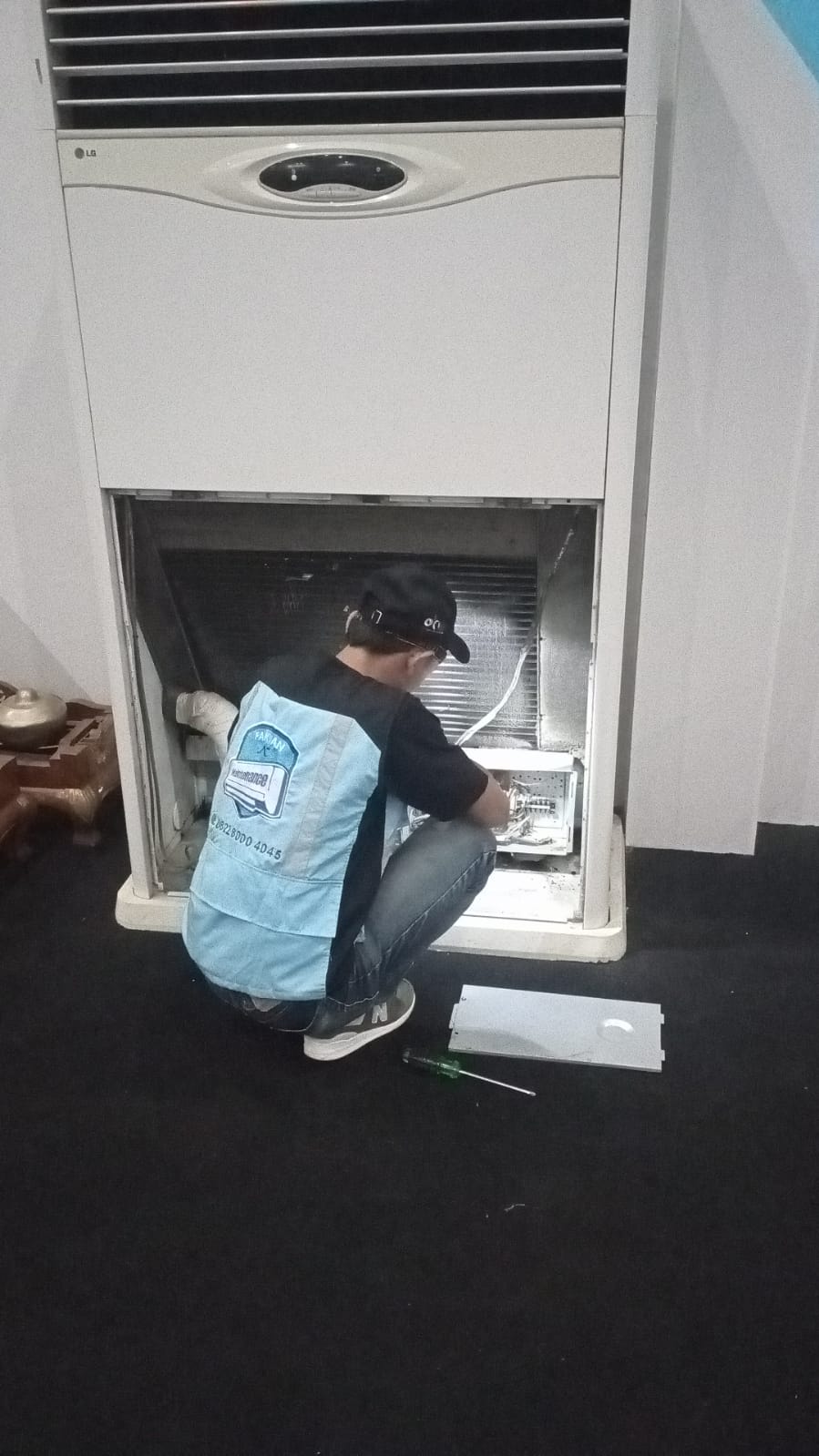 Layanan Maintenance Eskalator Bawah